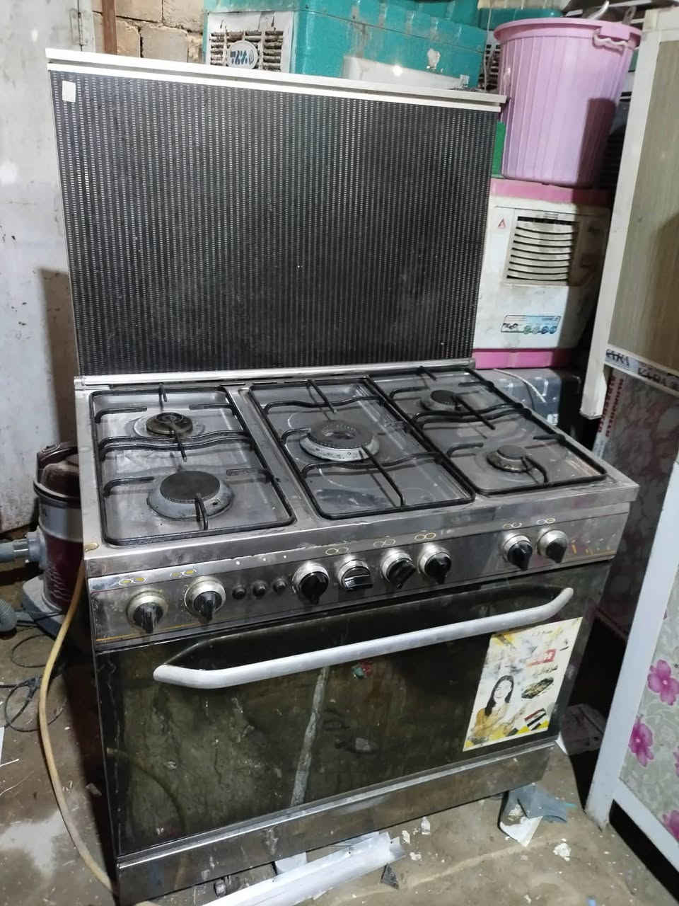 طباخ فراش باب اول كلش نضيف وسعر مناسب مكان حله باب المشهد شراي يتصل على الرقم *********** اني مكلفه
