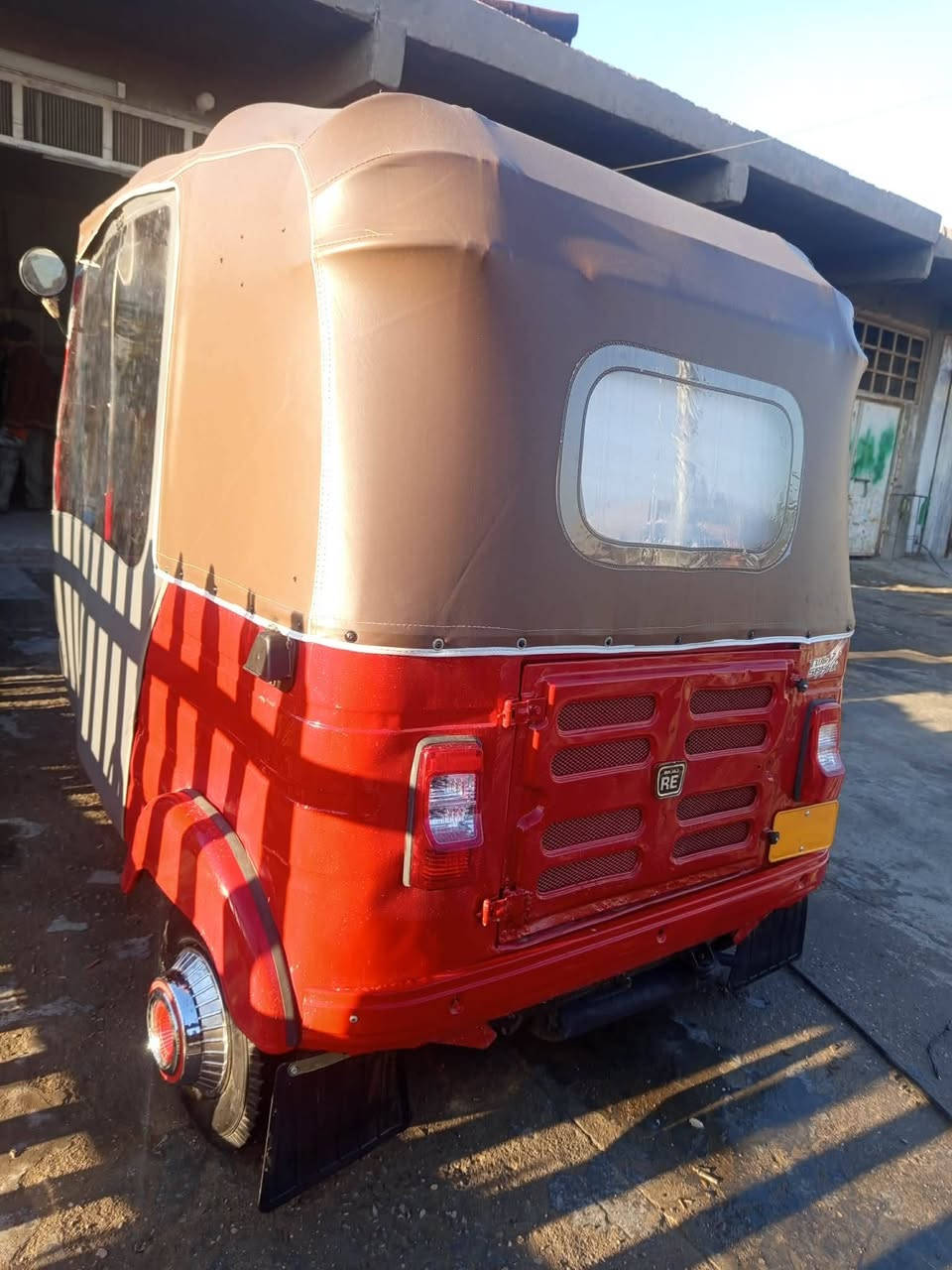 السلام عليكم تكتك 18 مرقم بغداد تحويل نفس اليوم تعمير وصبغ جديد قطرة خياس مابيها مكينه خرسه ناعمه تكتك كبل للشارع شراي يتصل مكاني بغداد حي طارق القديم ‏‪***********‬‏.  سعر 4700 وبيها مجال
