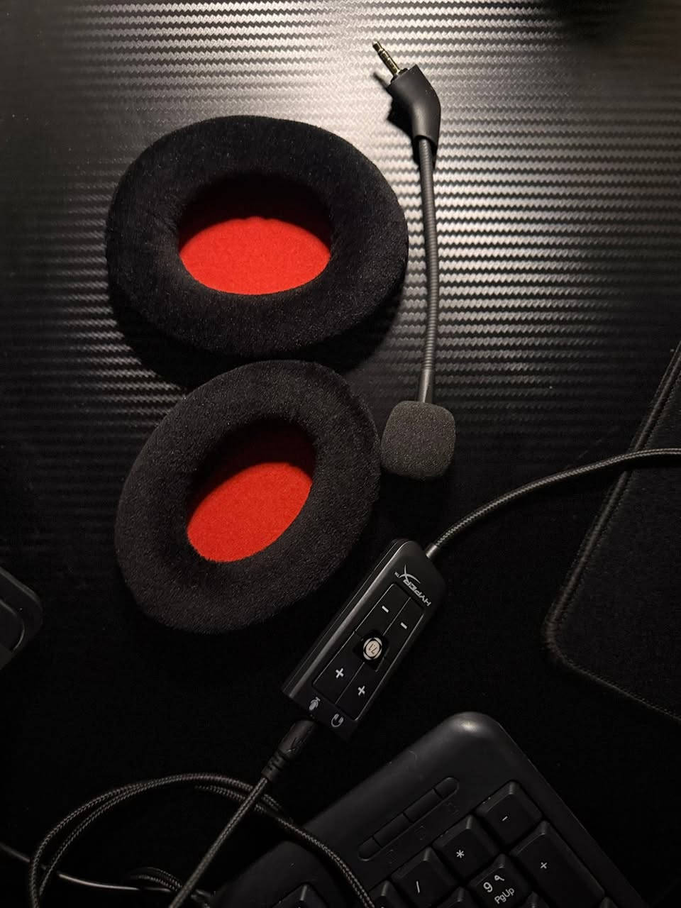 سلام عليكم
Hyper X CLOUD II
هايبر اكس كلاود 2
للبيع بـ 75 الف 
هسة مشتريها جديدة و جربتها مرة وحدة 

سبب البيع اريد كلاود 3


**إذا كنت صاحب هذا الإعلان وتريد حذفه لأي سبب، رجاءا أرسل رسالة إلى الدعم الفني**