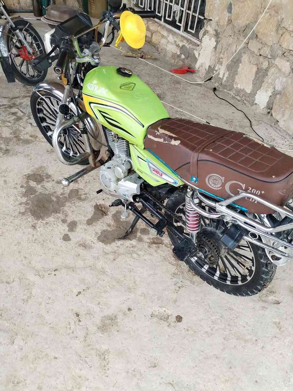 دراجه يراني موديل 2024مكينه 200شغاله سلف هندر نقص شاير فقط دراجه شغاله من كلشي مامفتوح برقي سعر 650وبيهه مجال تصل ودلل ***********
