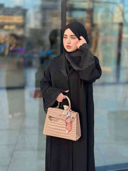 البساطة إذا اجتمعت مع الذوق... تصير فخامة✨
احجزي عبايتج قبل ما تنفذ

يوجد توصيل لجميع المحافظات
رقم الوتساب ***********
https://www.facebook.com/share/16JQQGa7Y9/
