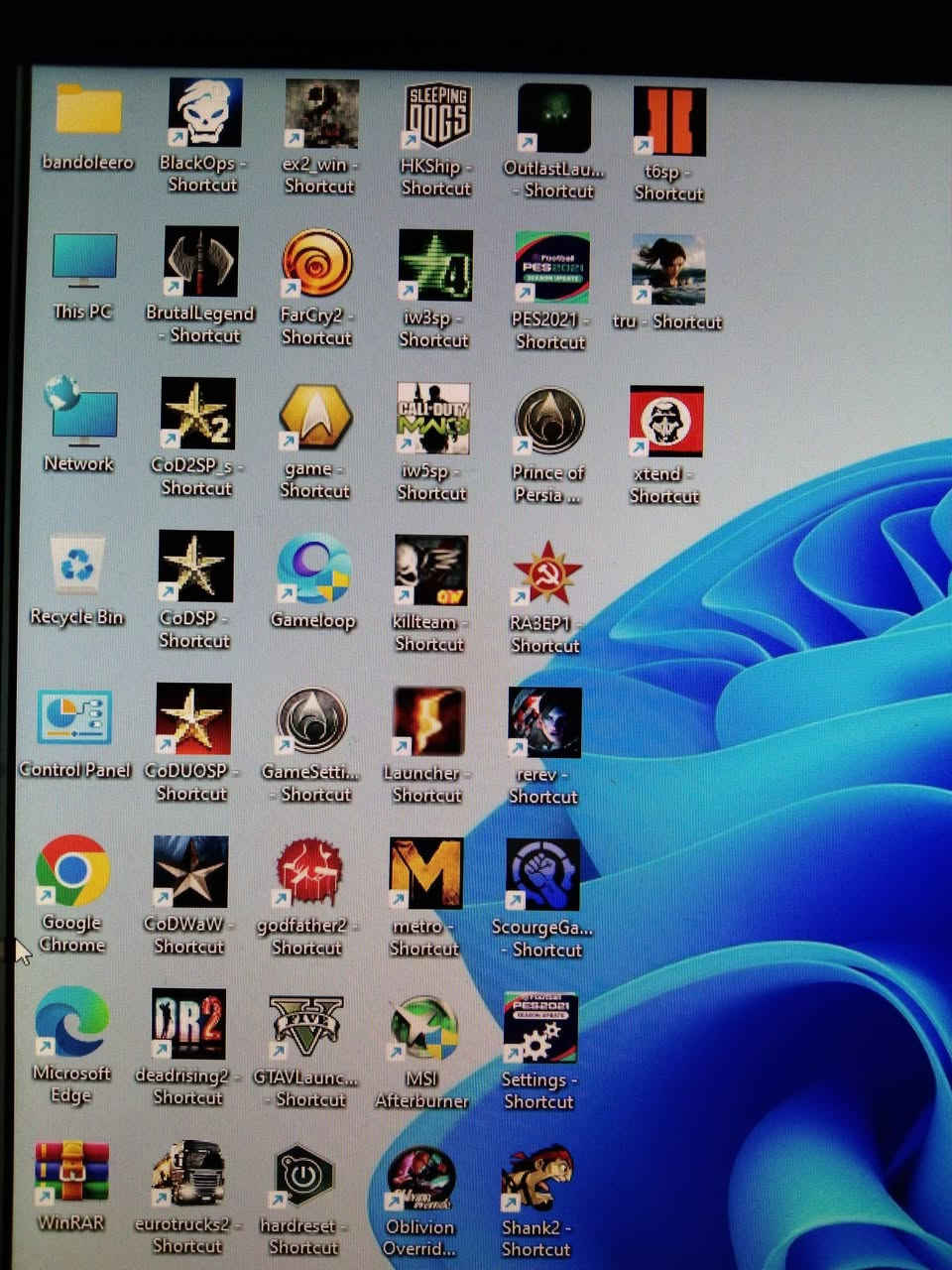 السلام عليكم 
حاسبة دسكتوب تجميع انتل كور 7 جيل الأول مستعملة نظيفة للبيع 
......
السعر 150 ألف دينار 
***********
عنوان بغداد زيونة 
البيع بضمان الفحص 
لا يتوفر توصيل 
.......
ملاحظة 
كيس فقط بدون أي ملحقات 
.......
المواصفات 
معالج انتل كور 7 جيل الأول رقم المعالج 860
كارد شاشة 4 كيكا AMD R7 240 GDDR5 
هارد 120 كيكا للنظام والبرامج جديد SSD 
هارد 500 كيكا للالعاب HDD 
رام 16 كيكا جديد 8+8 تردد 1600 DDR3 
مذربورد جديد جيل الأول H55 DDR3 
مشغل اقراص ديفيدي DVD 
......
الحاسبة تعمل على نظام وندوس 11 وتحتوي على أكثر من 30 لعبة طور القصة اوفلاين مع لعبة ببجي موبايل اونلاين 
......
مع جزيل الشكر لإدارة المجموعة
