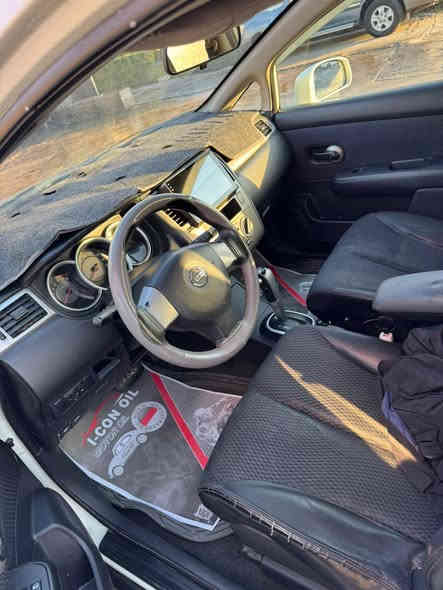 السلام عليكم نيسان تيدا  موديل 2009 خليجيه حادثها تبديل بابتين صفحه سائق وتفاصيلها موجوده بالسونار الموجود وي الصور سعرها 65 وبيها مجال رقمها بغداد بأسمنه ومكاني حي الجهاد ورقمي  ***********
