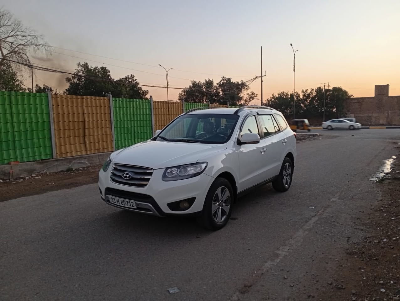 للبيع سنتافي موديل 2012 شركة عامه معروف مواصفاته مكينه 6سلندر 7 راكب 3 قطع تبريد دفع رباعي محرك كير مكفولات سيارة ماشيه 120 الف سيارة مكفوله من ضربه بيه صبغ 3 قطع بدون دواخل رقم بغداد رقم جديد سعر 130 ورقه مكان سيارة بغداد الرصافة رقمي 
***********
