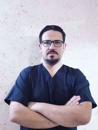 القائم • الدكتور زيد فرحان • جراحة عصبية
