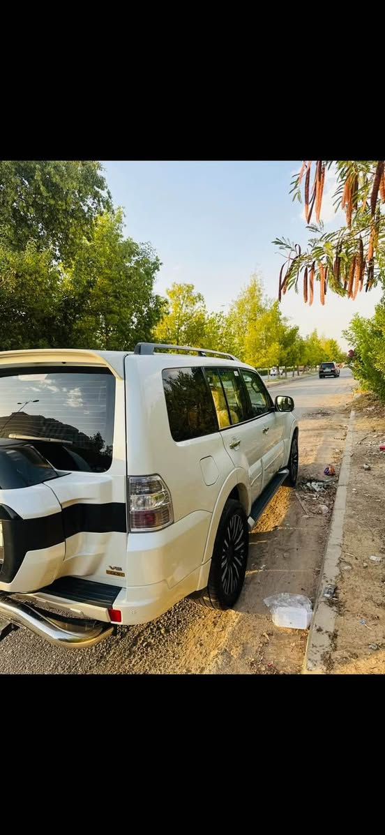 فول مواصفات 
بونيت و جاملغ صبوغ بێ داخلى و بێ ئيرباگ
شاشه گەوره ناو فورميكه 
شوين هەولير 
*********** أربيل, العراق
