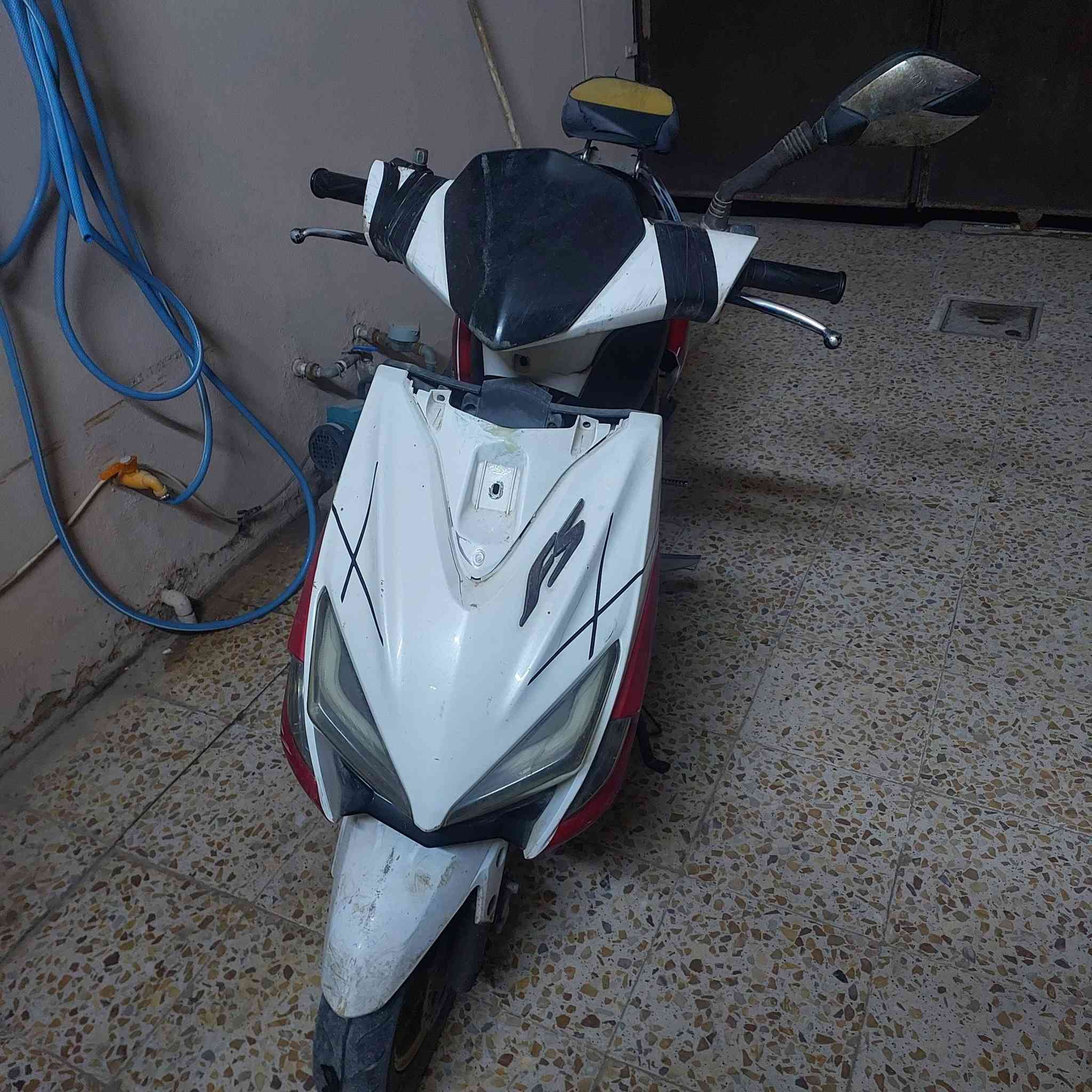 دراجة ماكس fs عدلة موديل 2022
محرك شرط 

كابريتر جديد والباقي كله بلادي

هندر بدون سلف

كهربائيات شغالة

فوول شلعة 

محرك مكفول بدون بخار

السعر 260 وبي مجال او مراوس حسب القناعة

تواصل خاص او رقم ***********
