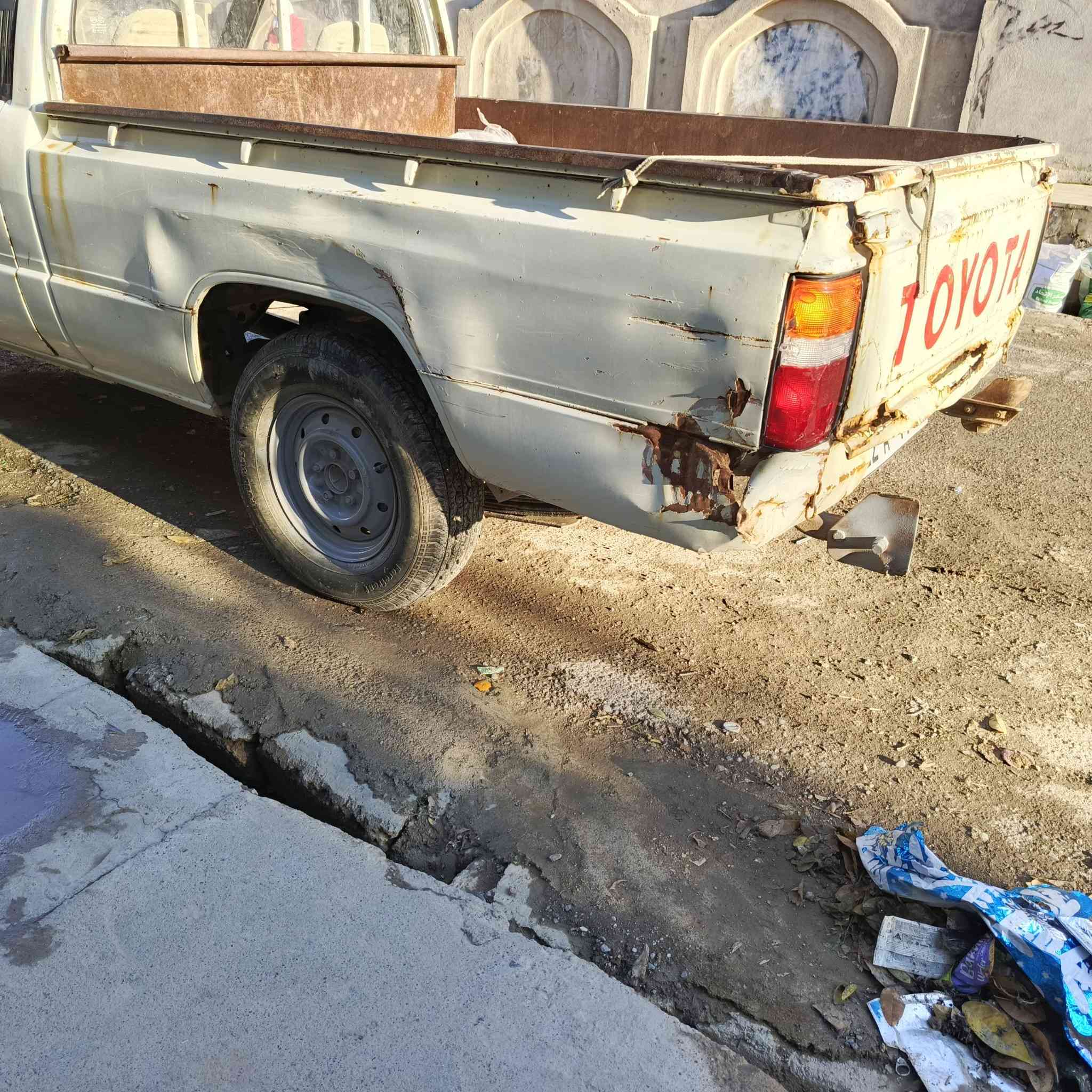 بيكم تيوتا 85 كير ومحرك شرط رقم مسطرة سنوية ل28 مصبوغ عام شرط بدون كلبة او دعم وبي طخات خفاف مبين بالصورة السعر 40وبي مجال رقم هاتف 
***********
***********
