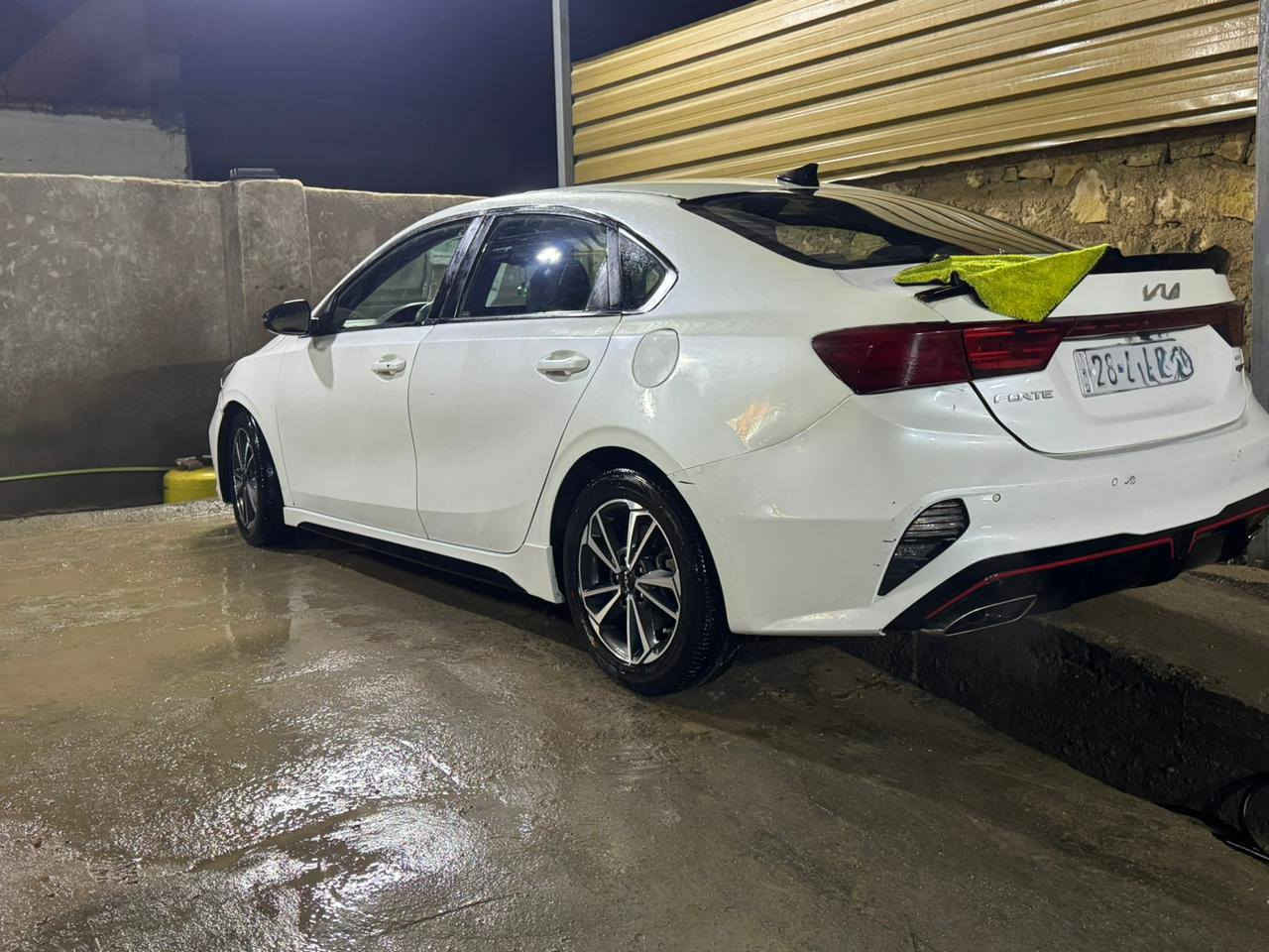 للبيع كيا فورتي GT موديل 2022
أعلى وأقوى فئة Full Options 

رقم نجف معوقين وكالة عامة من المالك هزة جديدة + فحص جديد
▪️ مكينة 1.6 تيربو
▪️ كفالة كير + مكينة
▪️ بيها فصلة وطلقات بلادي
▪️ صبغ 3 قطع بدون تبديل اي قطعة فقط صبغ ليبر واحد
▪️بدون إيرباك ستيرن ( سليم) 
▪️ ماشية 90 ألف ميل (مشي أمريكا)

المواصفات:
1️⃣ بصمات دخول وتشغيل + تشغيل عن بُعد
2️⃣ فتحة سقف + سقف أسود Alcantara
3️⃣ كشنات GT مختمة (تدفئة وتبريد)
4️⃣ رادارات من كل الجهات + مانع اصطدام
5️⃣ كروز كنترول تفاعلي + نظام المحافظة على المسار
6️⃣ شاشة كبيرة + كاميرا وحساسات خلفية
‏7️⃣ Apple CarPlay & Android Auto
8️⃣ لايت أمامي LED وبك لايت LED + دبل إكزوز
9️⃣ نظام تبريد مزدوج + تبريد بيانو
🔟 نظام صوت Harman Kardon

مواصفات GT معروفة ، السيارة جاهزة من كلشي

(صدر، حدادية، تايرات، حجر بيئة، كير مكينة. كله مكفول )

🔹 الحادث موضح بالصور مع المنشور

💰 السعر: 135 ورقة وقابل للتفاوض

📍 الموقع: النجف 

📞 *********** النجف, العراق
