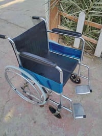 كرسي معاقين • استعمال قليل • جسر اديالى الجديد