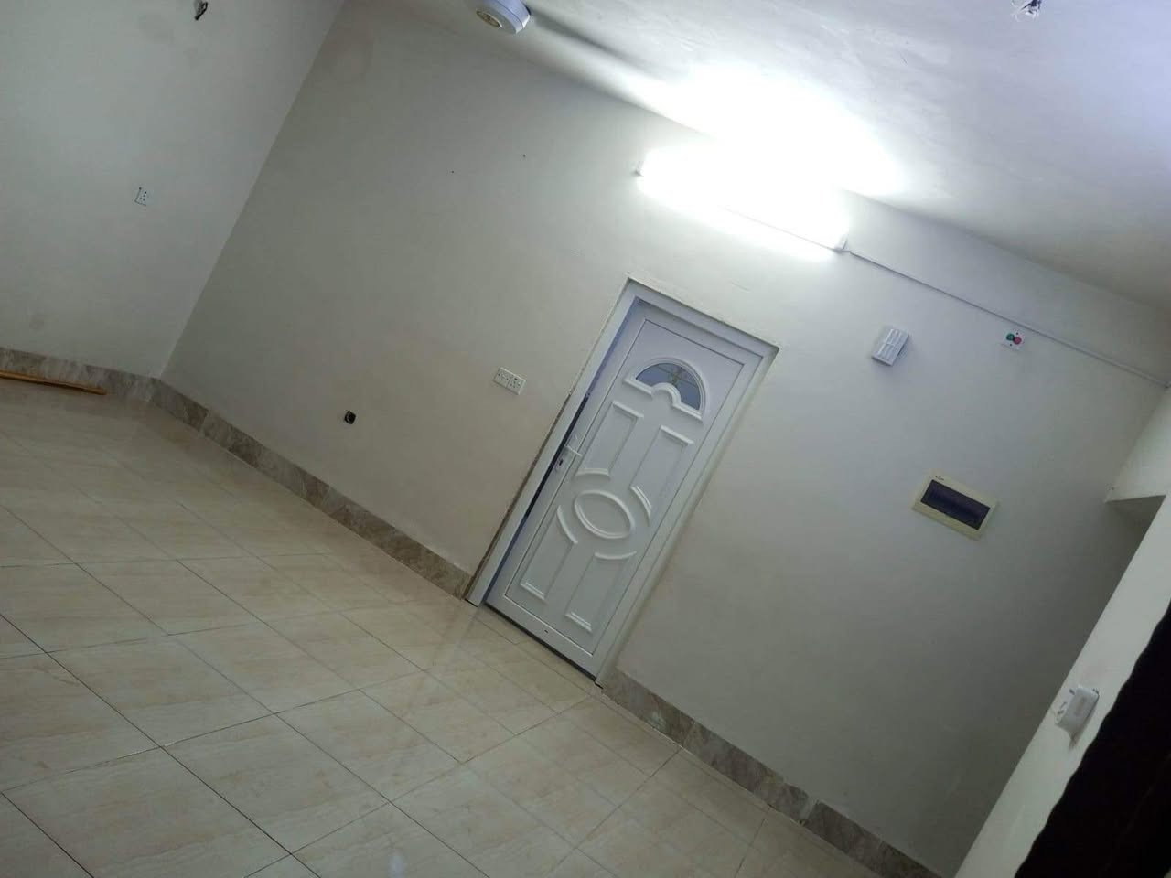 اعلان 🔔دار للايجار طابق ثاني بناء حديث
الموقع ♦️كركوك منطقة الواسطي قرب معهد بهار ✅
يتكون الدار 🏠 
استقبال ▪️مطبخ ▪️غرفة منام▪️صحيات
سعر الايجار 225 الف مع الماء والكهرباء 💵
✅ احصل على منزل أحلامك معنا، نحن مكتب عقاري موثوق ومتخصص في تلبية احتياجاتك السكنية
لاتتردد في زيارتنا او الاتصال بنا •                                         👑جنة الامل للعقارات 👑
 📞***********  ابو جنة
📞 *********** ابو يوسف
 📞***********  احمد
الفرع الأول : دوميز منطقة ال 55 مقابيل #تانكي #دوميز
الفرع الثاني : حي الواسطي مقابيل #باب اللواء ٦١ وقرب # تقاطع #الاصدقاء
                    #صفحة #المكتب 
https://www.facebook.com/profile.php6&mibextid=ZbWKL
