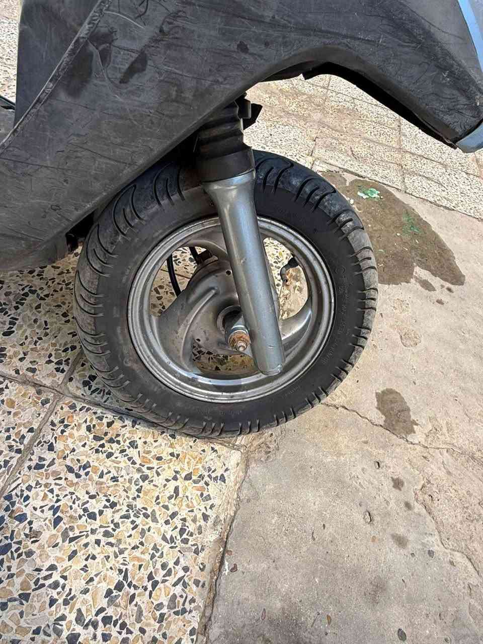 سلام عليكم دراجه بريز كابريتر دراجه على وضع البلاد دراجه شغال شلعه ومعدل بيه لاستيك ول دخانه فقط ابيعه على وضعيته 275 بغداد***********
