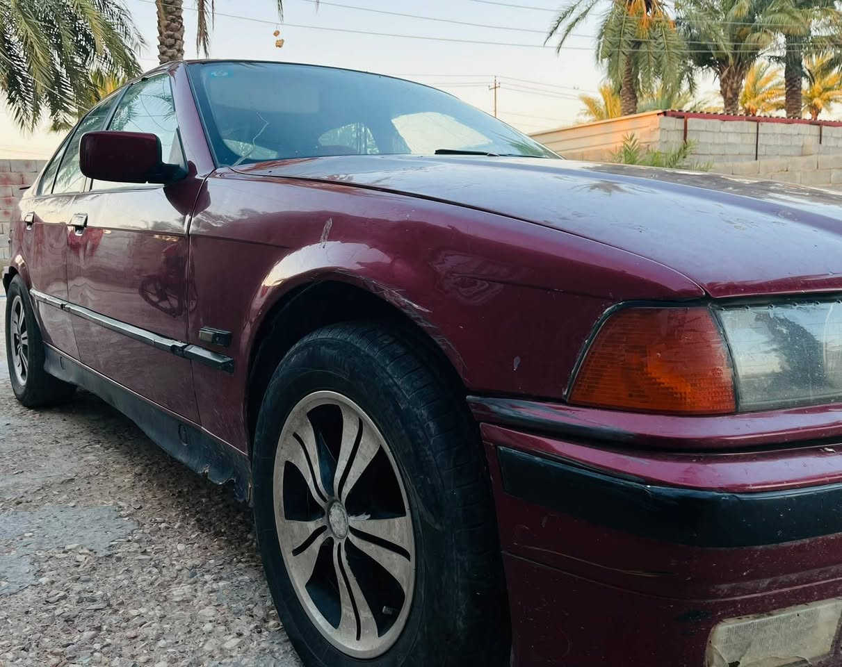 السلام عليكم سيارة ( بي ام دبل يو) صقر E36 موديل ٩٢ بلادية مصبوغة عام جمالية فقط كير محرك مكفولات كير عادي السيارة عوزها نواقص بسيطة السعر ٤٠ وبيها مجال حك الجية مكان السيارة واسط / ناحية شيخ سعد 
ملاحظة اني مكلف بالنشر الاتصال ع صاحب السيارة وهذا رقمة ***********
