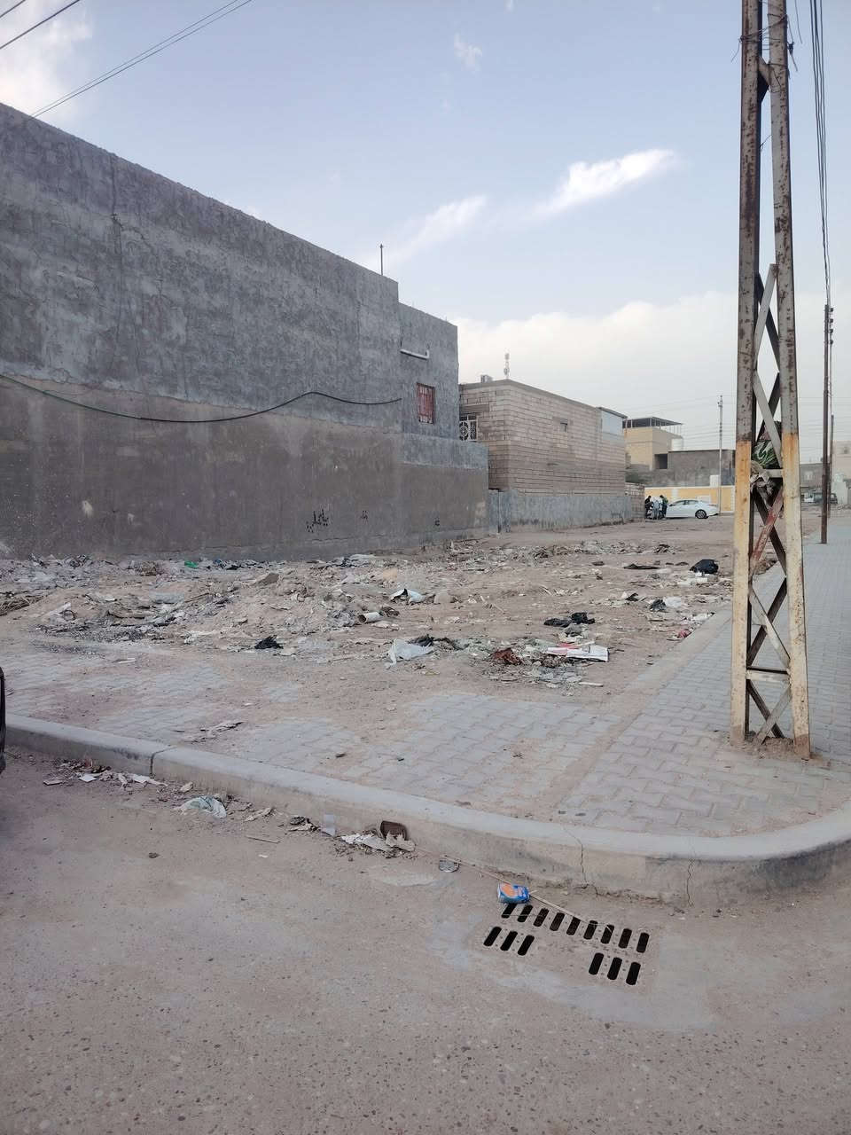 ياالله يتوفر قطعه ارض طابو صرف عرصه تحويل بأسم المشتري مساحة #150متر
العنوان البصره ابي الخصيب السبيليات الغربيه
قرب تقاطع حي العسكري 
#عله شارع تبليط 10 متر
ركن عله شارعين ١٠ متر
واجهه ١٢ ونص
ونزال ١٢
السعر المطلوب ٦٥ مليون قابل للتفاوض 
للستفسار اكثر اتصال ***********
نستقبل جميع العروض العقاريه
