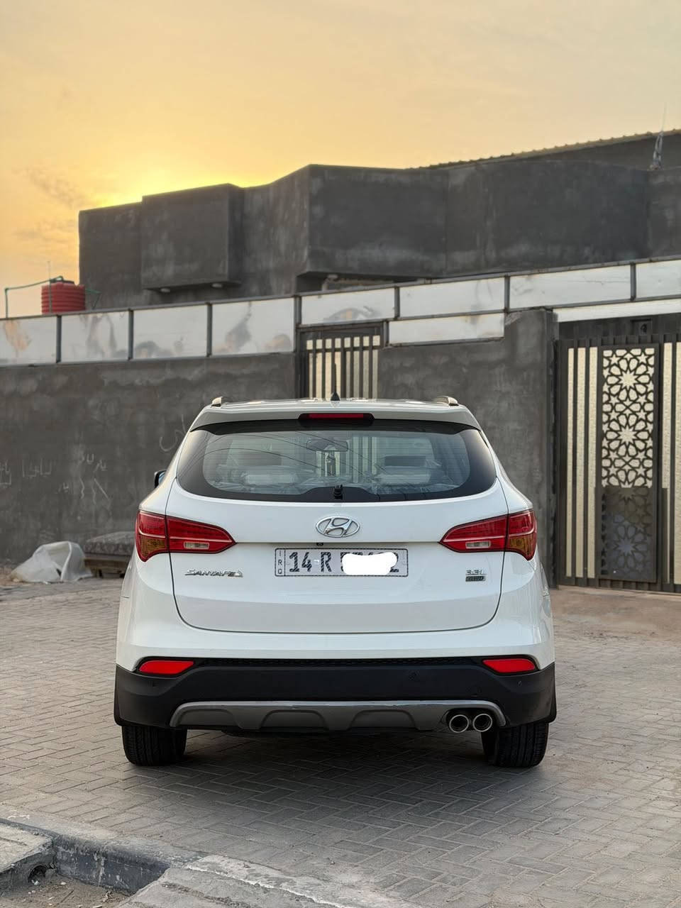 السلام عليكم 
سنتافي موديل 2014(خليجي
محرك 6 سلندر. 7 راكب. رقم بصره تحويل
سنويه وهزه ورقام جدد. جاهزه السياره تبريد كير محرك حداديه تخم تاير. مواصفاتها شاشه كامره حساس تحكم ستيرن. كشن كهربائي مرايات شفط يدات كروم. بك لايت لد (لايت لد)فول زنون 
مكاني بصره
شراي يخابر
***********
