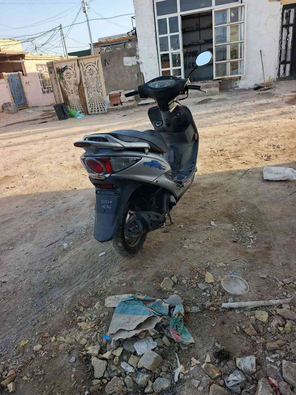 سلام عليكم دراجه للبيع كامكو جي 4   حاويه  ما مفتوحه كهربائيات شغاله ما عزيه اي شي  مكان نجف كوفه السعر 525وبيه مجال خاص مفتوح رقم ***********
