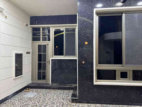 مشتمل طابق ونص بحي الأمين منطقة ال ١٦ قريب على شارع أربعين بناء طابوق حديث ضلع منفصل المساحة ١٢٥ متر الوجه ٦ وربع ونزال ٢٠ شارعه ٢٠م تجاري الشارع كدامه مبلط للبيع السعر المطلوب بي ١٢٥ مليون وبي مجال للاستفسار الاتصال على الارقام التالية
*********** واتساب
***********
