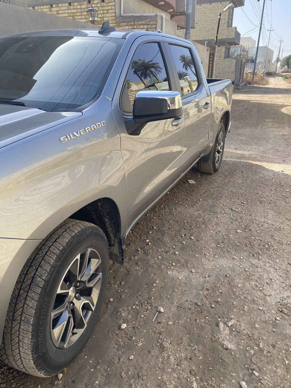 السلام عليكم
سلفادور 
2024 بعده ممرقم دخول جديد 
حادثه موظح بلصور جاملغ وبنيد فقط 
السعر 325 
مكاني بابل المسيب 
***********
او مراوس بتاهو او كدالاك
