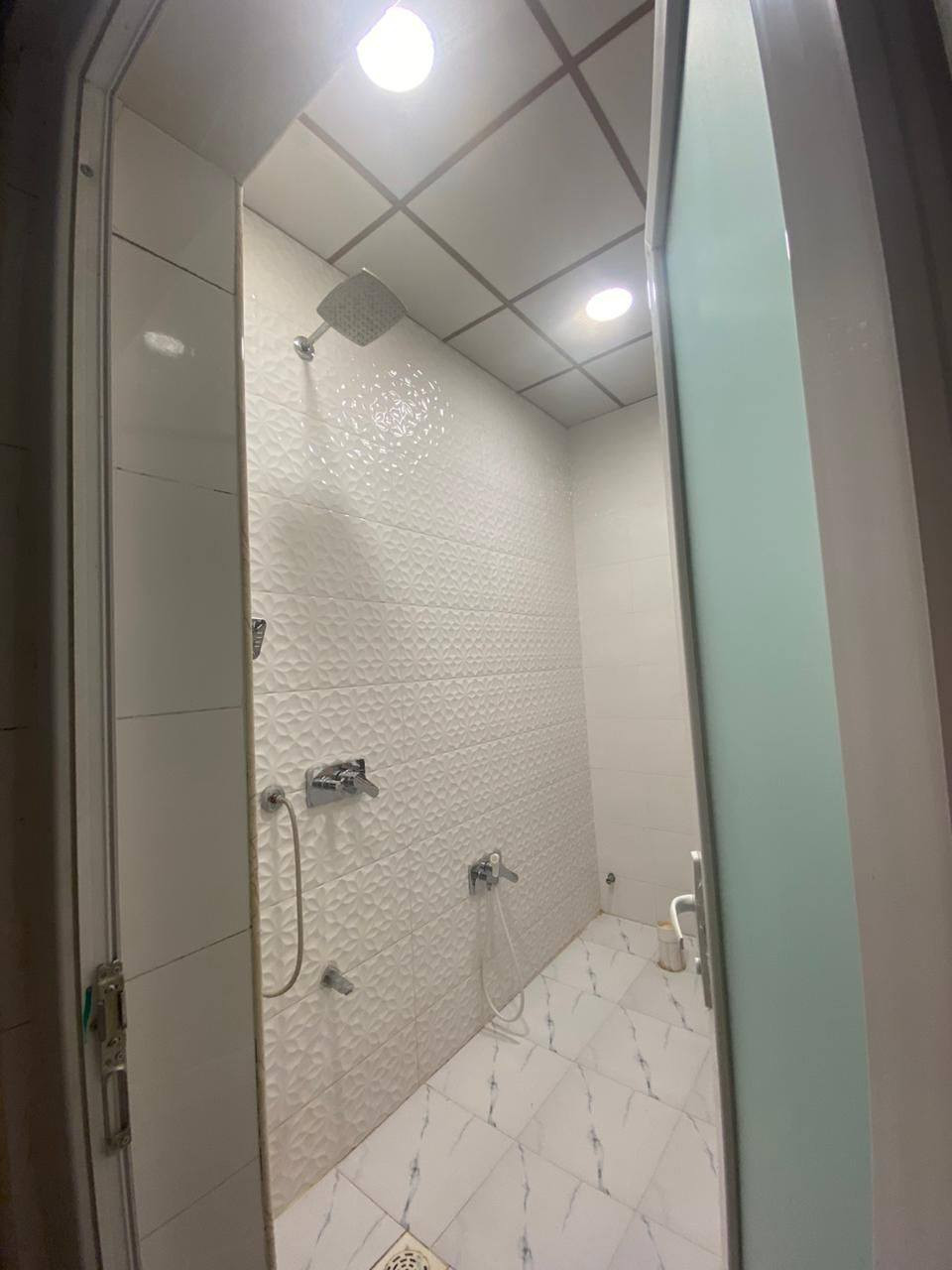 بيت للبيع طابق واحد مساحه ١٥٠ +فضله في حي التضحيه كامل خدمات بناء حديث ركن تبليط ع شارعين مطلوب اسكان ٥٠ لاستفسار ***********
