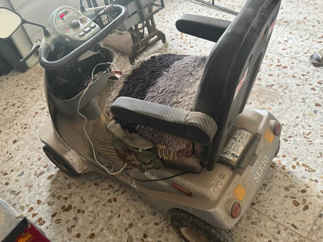 السلام عليكم للبيع دراجه شحن نضيف نضام 6سرعات كشن موتحرك 360درجه بطاريت +موطارات جديد مكان بابل  سعر 600وبيه مجال ***********
