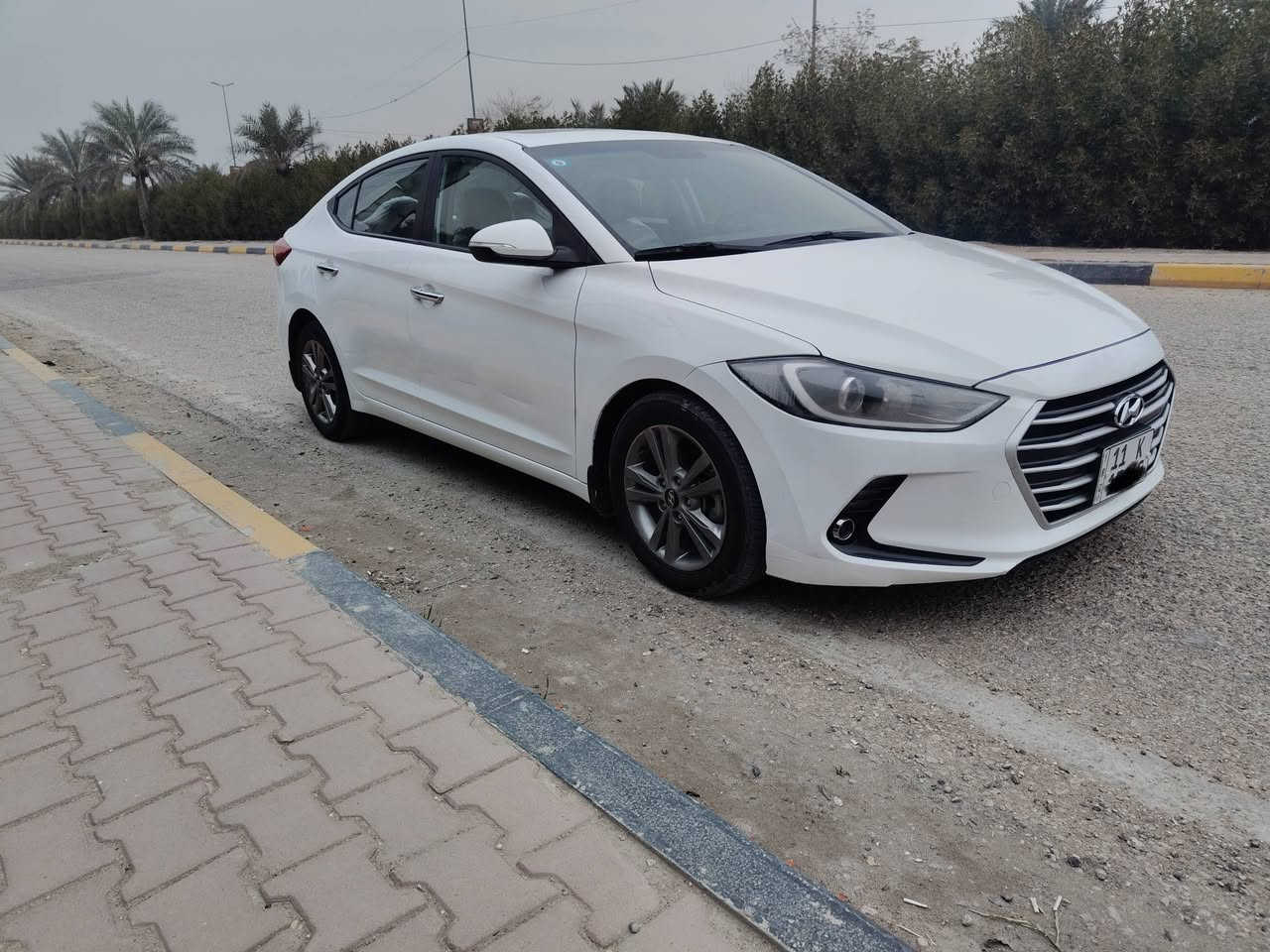 سلام عليكم جميعاً
النترا 2017 خليجي بسمي بغداد انكليزي فول وكفاله عامه عده شخط بسيط باب صدر وكرت صبغ كد شبر 
كامره خلفيه +حساسات+ مري شفط+ 3 انضمه قياده + نضام اقتصاد وقود ⛽ +فتحه+……ماشيه 92 كيلو 
السعر 147 وبيها مجال بسيط 
***********
