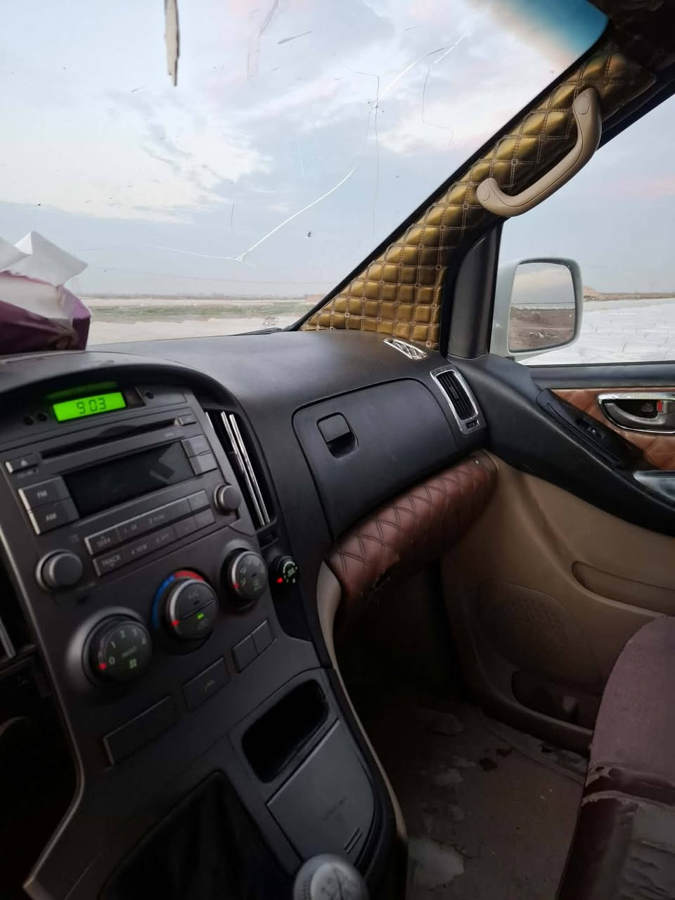 سلام عليكم ستاركس للبيع 2010مفتوح رقم دياله انكليزي كير مكينه حداديه دوشمه ماسحه خلفيه تبريد شغال مصبوغه حزام جماليه عنوان دياله ***********
