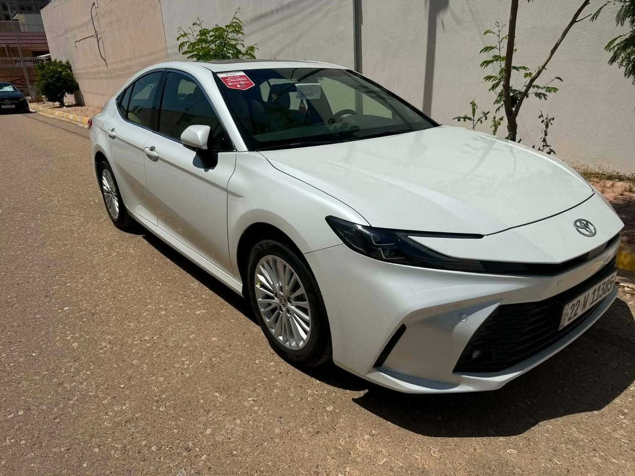 تويوتا كامري 2025 خليجي وكالة جيهان
ماشية فقط 15 الف
المواصفات..
محرك 4 سلندر - 2500 CC اقتصادي 
مقاعد مخمل..كشن كهرباء
فتحة سقف
شاشة لمس مع أبل كار بلاي + 
أندرويد أوتو
كاميرا خلفية + 
حساسات
مثبت سرعة
دخول  ذكي 
وتشغيل بصمة
إضاءة LED نهارية
شاحن واير لس
ترحيب شعار تيوتا بلأبواب
سايد بريك كهرباء دكمه
اوتو هولد
وبعد بيها مواصفات
السعر 285$
للاتصال..***********مكان السياره بغداد
رقم اربيل بأسمي..سنويه وهزه جديده
ملاحضه .
الجاملغات الاماميه والبنيد والدعاميه الاماميه وربع القماره الامام مغلف بي بي اف

