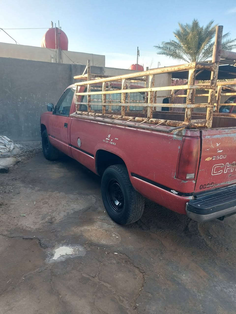 سلام عليكم بهبهان موديل ١٩٩٢ رقم بغداد الماني مكينه ٣٥٠ كير ٤٠٠ مكينه وكير جدد تايرات جدد صدر جديد مكان سياره بغداد الشعله غير متواجد عل فيس السعر ٥٥ رقم ***********
