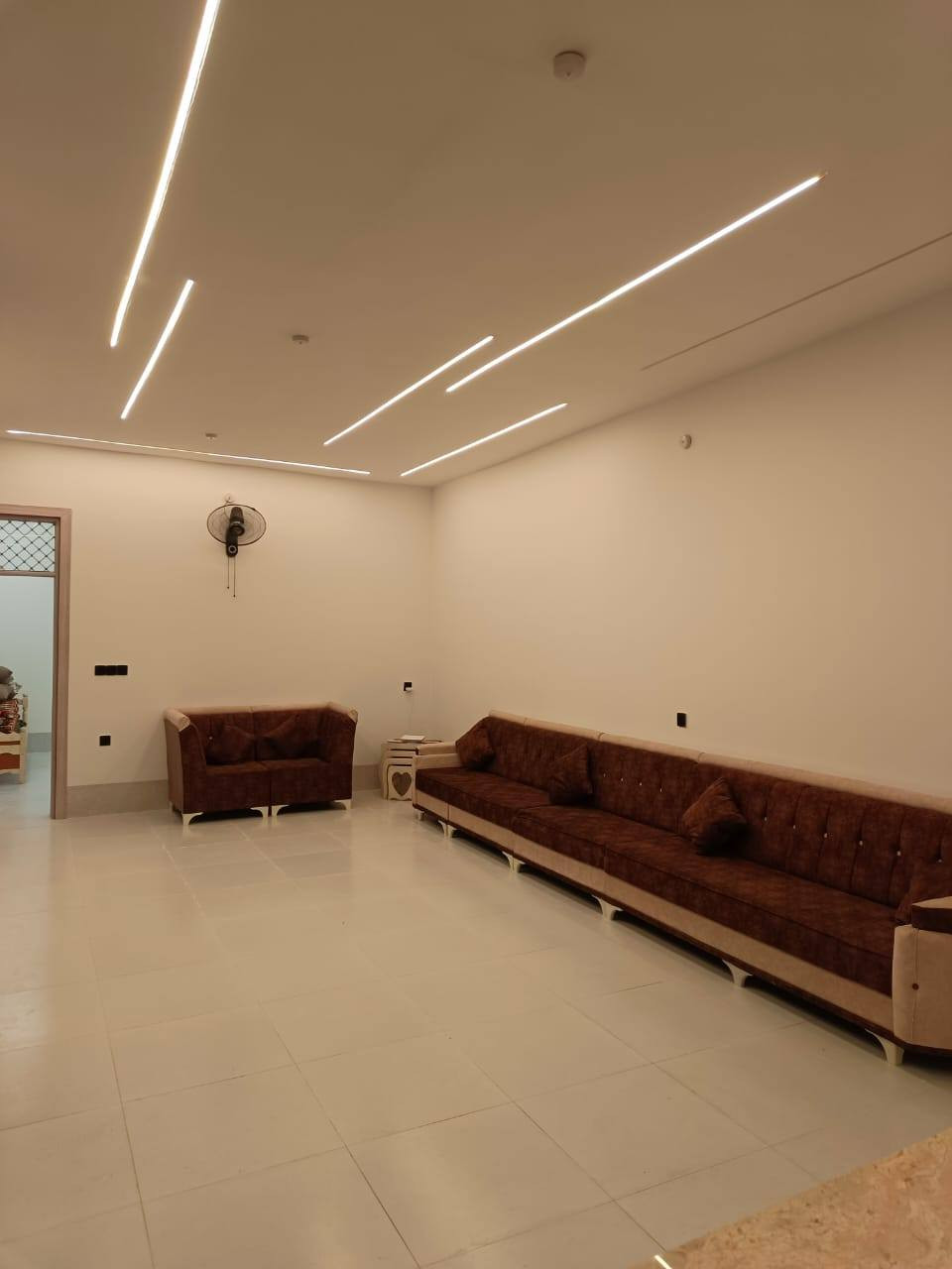 احجز وانت مطمئن المزرعة موثقه بتطبيق أجرلي 🤩
منتجع قلب دجلة ترحب بالزبائن الكرام يوفر لكم راحه تامه وخدمات متكامله للعوائل والشباب 👨‍👩‍👦‍👦💁🏼‍♂️ التفاصيل 🦋🔶كهرباء متوفره على مدار 24 ساعه 🔶الصاله والغرفه مؤثثه بشكل لطيف ومكيف 24 ساعه دون      😻     انقطاع 🔸مطبخ مؤثث بالكامل ثلاجه وطباخ ومجهز بأواني الطبخ الضروريه🔸مكان خارجي مخصص لشوي السمك والمشاوي 🍖 🔶 جلسه خارجيه جميله 🔸صحيات متكامله شرقي وغربي 🔸موقف خاص للسيارت 🚘🚖 🔸مسبح  كبير وصغير للأطفال 🏊‍♀️🏊 🔸 العاب فيشه ومنضده للكبار 🔸 العاب للأطفال لأجل متعتهم وراحتهم 🛝🛝 🔸انترنت 24 ساعه 4Gالحجز المسبق ودفع نصف مبلغ الحجز عن طريق زين كاش العنوان:صلاح الدين / قضاء بلد 
للحجز واتساب  ***********
