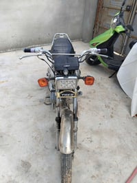 للبيع ماطور موديل 19 سعر 275 وبيها مجال رقم 07501598662