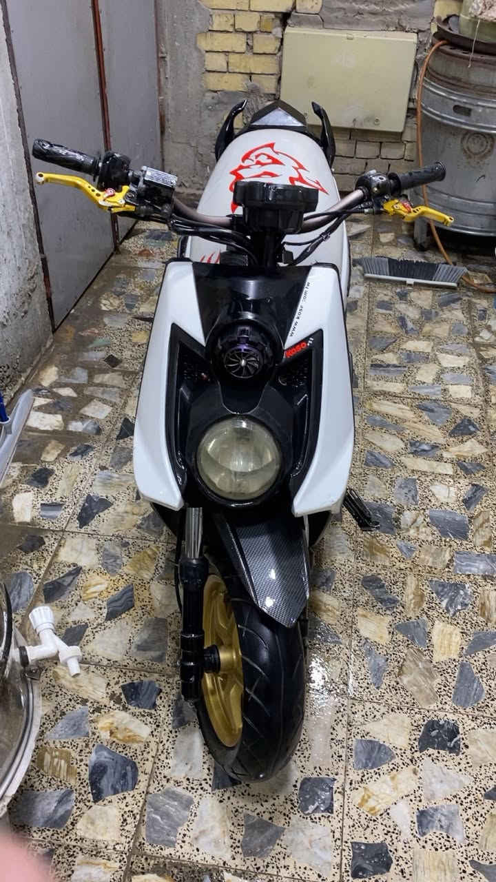 سلام عليكم دراجه سكنس جبلي الدراجه خير من الله الدراجه عليها تززويد بيها سبايدر وبكلايت وكلجات ستان يدات بريك لايت منضومه زنون عالي ناصي شلعه ومعدل هجم سعر الدراجه 950 وبيها مجال  مكان الدراجه بغداد حي النصر للأستفسار رقم التلفون ***********
