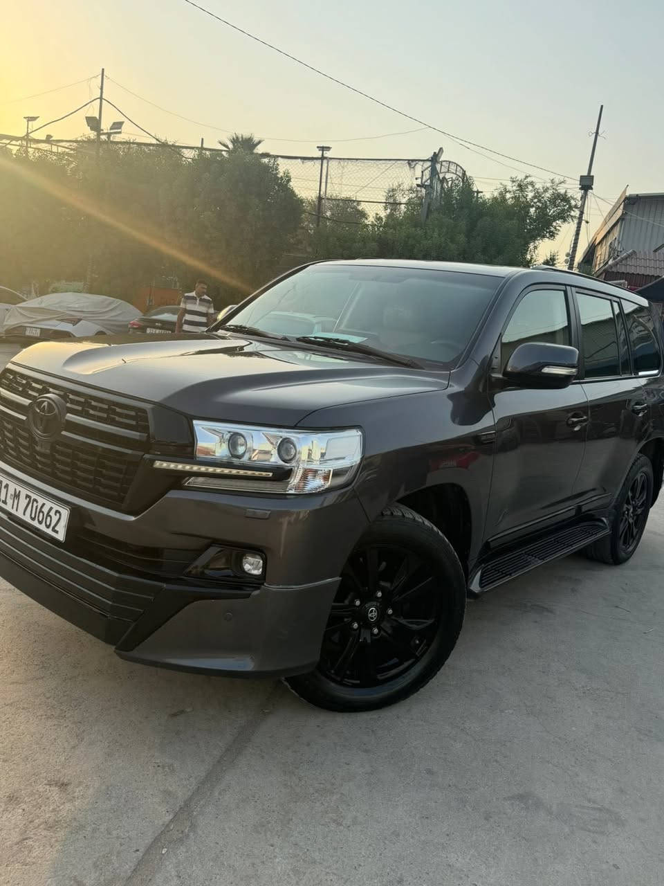 السلام عليكم 

للبيع فقط
لاند كروز  2018 
رقم بغداد
6 سلندر 
فئة gxr 
شركة المهند 
ماشيه 150.000km
بيه بارد بلجاملغ الامامي شويه 
وباقي السياره مكفول كفاله عامه
معروفة مواصفات السيارة 
السعر 41.000 وبيه مجال كلش بسيط مكاني بغداد الاعظمية 
للاستفسار اتصال او واتساب /***********
