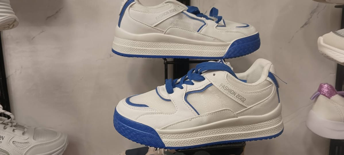 احذيه اطفال
الحذاء سعره 5الاف جديد
العنوان شارع السايلو قرب مستشفى الشفاء 
***********
