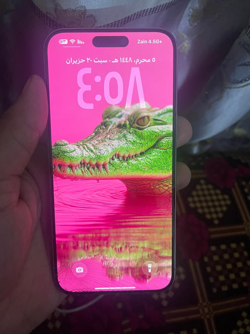 ايفون 15 برو ماكس ذاكره 256  بطاريه 78 جهاز كلشي شغال ولا مفتوح فقط ضهر مبدل وفطر بشاشه سعره 700 وبي مجال مكاني بغداد رقم ***********
