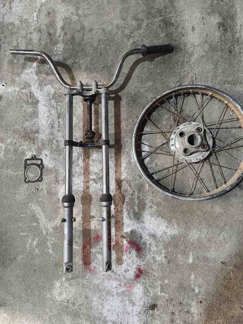 ــ شاصي نامه بوري ضعيف شلامجه ادوات ب100
ــ الدرع ب15
ــ صدر كامل كدام ب35
ــ تانكي ب10
ــ ماشه ب10الاصلي
ــ ويل خلفي ب15
ــ مكاني سفوان ***********
