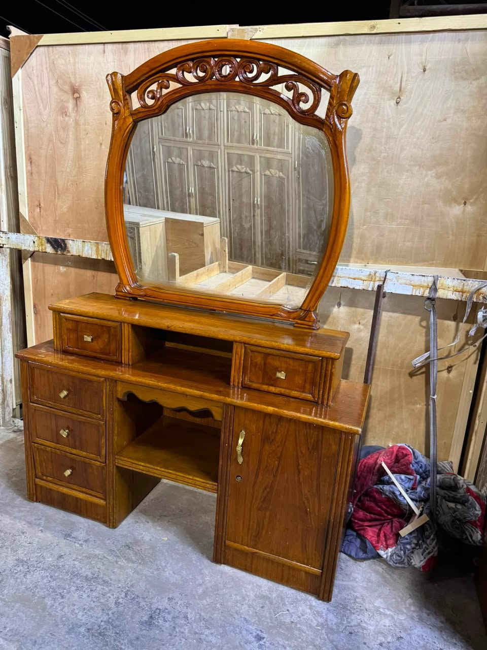 غرفه مستخدمه دزاين سلايت تصميم تركي شغل عراقي داخل خارج صاج دوشمه خياط يدوي سرير زان مصري درجه اولى للحجز والاستفسار الاتصال ع رقم او واتساب /***********☎️
