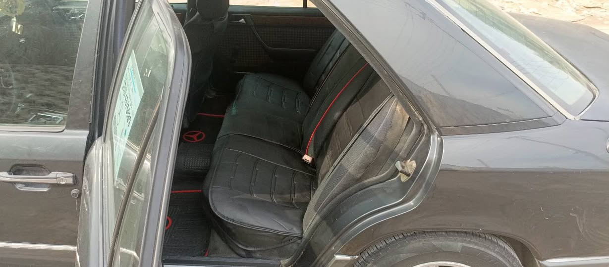 مرسيدس دب موديل 91 بسمي رقمها بغداد مشروع وطني 
مكينه فيفتي ام الكلاص الفافون 
جاهزه السياره نقصها كنبريسر شرط مشدود كله جديد 
مكانها ذي قار تعال وشوف اذه شراي لادكلي دزالي صورها وصورها وتشلع كلبي ونته ماتشتري السياره نظيفه طبلات بلاد بس بيها جراد السياره بنيد وقماره سعرها مناسب 55وهذه مو سعرها بس محتاج اوريد ابيع***********
