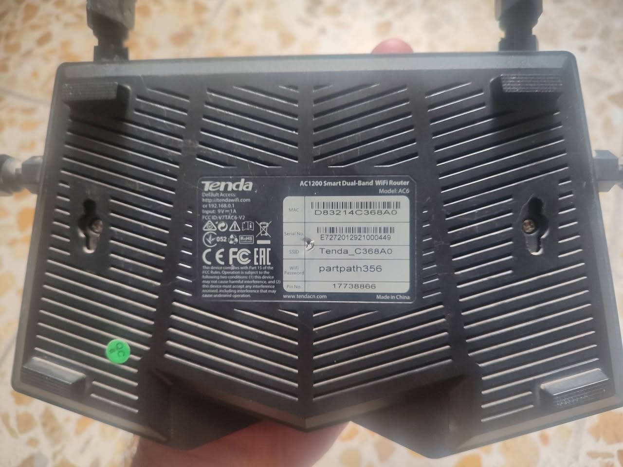 راوتر ac6 مستعمل شغال كلشي مابي شبكتين 2.4g و 5g ب ٢٥ الف مكاني بغداد الغزالية رقمي ***********
