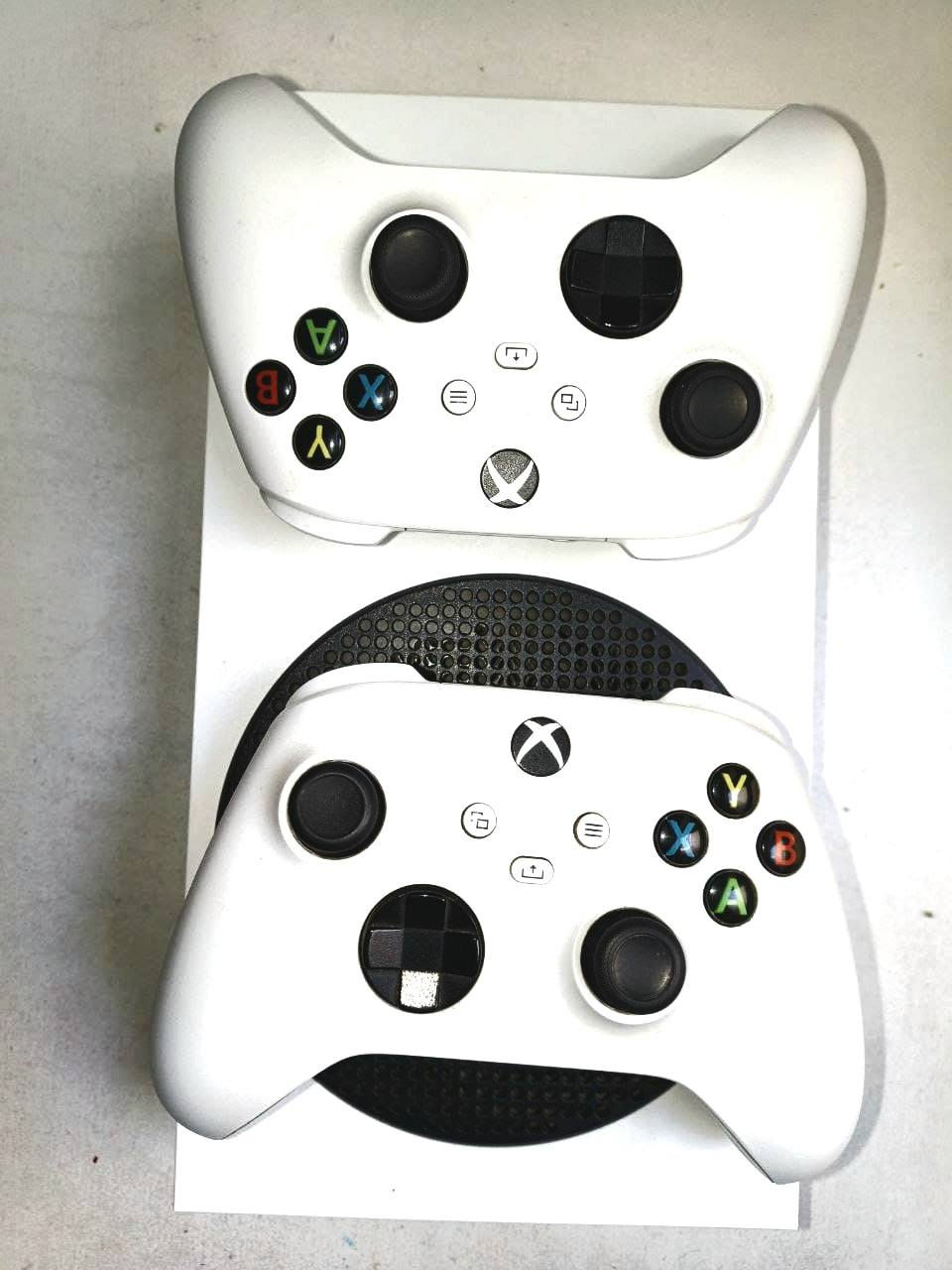 جهاز xbox series s ذاكرة 512 مع ملحقات و كارتون
و جوستيك عدد 2... السعر 310
توصيل موجود


**إذا كنت صاحب هذا الإعلان وتريد حذفه لأي سبب، رجاءا أرسل رسالة إلى الدعم الفني**