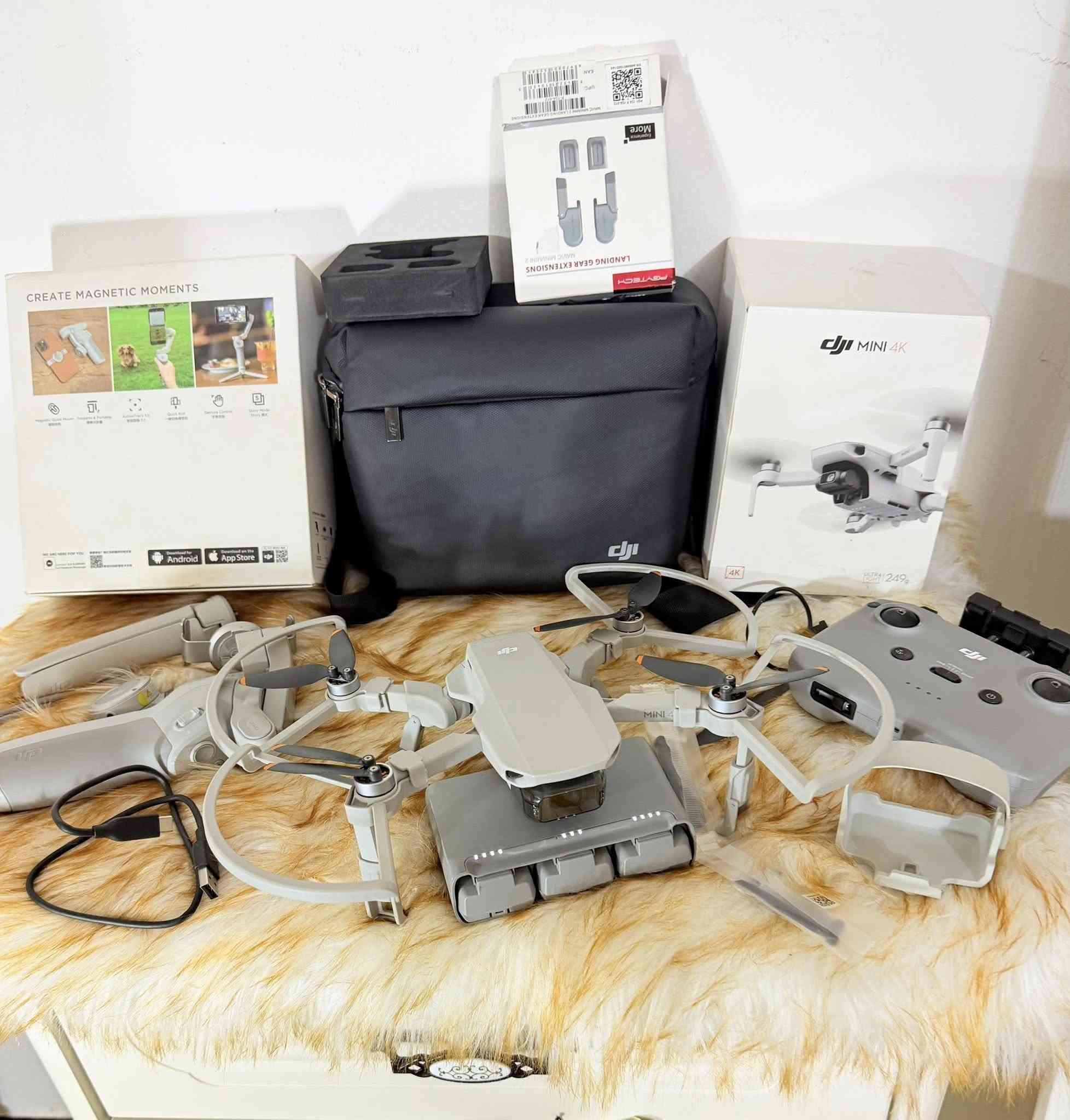 السلام عليكم
درون mini4k غنية عن التعريف نظافة٩٩٪؜مع جميع الملحقات كومبو تصوير 4k حقيقي تصوير ذاتي Orbit Mode
3بطاريات
6مراوح(ريش) Propellers 2اضافي
قاعدة شحن Charging Hub
ستاندات Drone Stand
واقي مراوح Propeller Guard
مطبقة(مكسرة) Propeller Holder
جنطة اصلية Drone Ba
عنواني بغداد بيع أو مراوس 
***********واتساب
