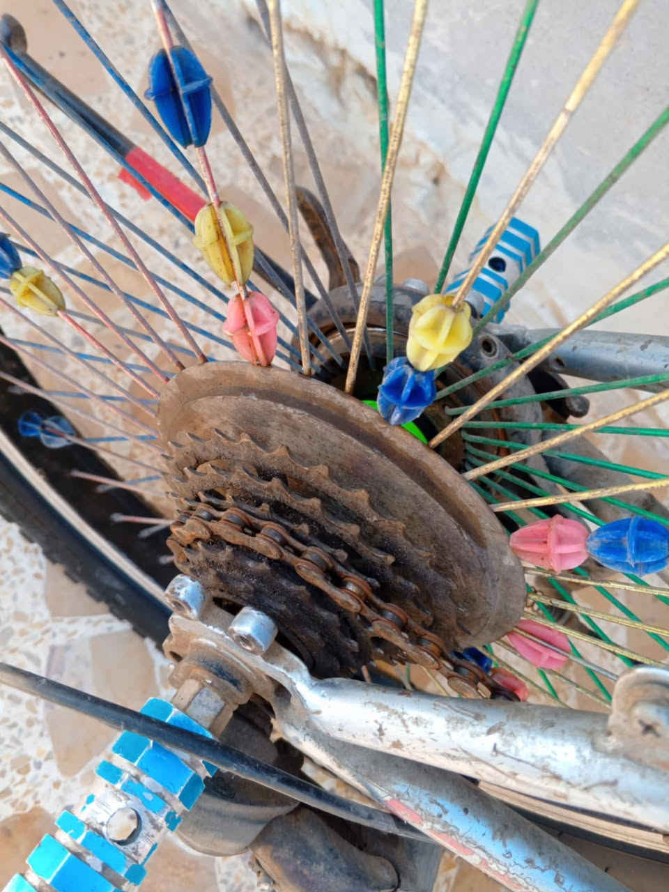 متاح بايسكل للبيع اخو الجديد حجم20 تايات جدد بريك فول مكينه ما امبدله الاتصال ***********لايوجد كورك 
السعر75وبي مجال
