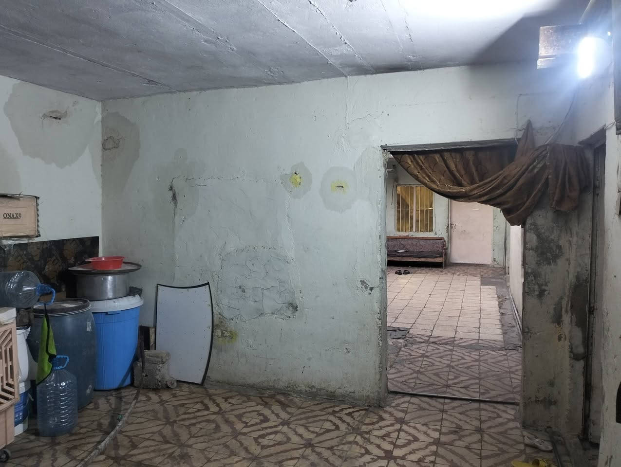 السلام عليكم ورحمة الله وبركاته
دار 144 متر للبيع
 بناء قديم يعتبر ( قطعة ارض ) في مدينة الصدر قطاع 28 
السعر 150 وبيه مجال
للاستفسار ***********
