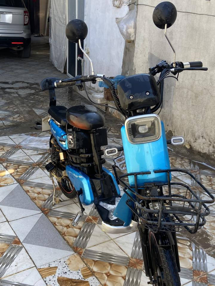 دراجة شحن للبيع موديل 2024 مابي عيب دراجة نظيف حجم كبير 4 بطارية سعر 280 بي مجال قليل عنوان كركوك پنجا علي قريب قاعه مير سمايل رقم ***********
