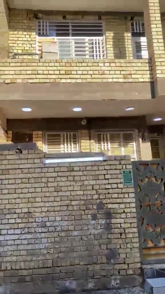 جنس العقار تجاوز
السلام عليكم بيت لبيع مساحه 80متر بناء جديد العنوان حي اور شارع علوت زويني قرب مخبز الروعه البيت طابقين خذمات كامله السعر 82 مليون وبي مجال بسيط لاتصال 
***********
