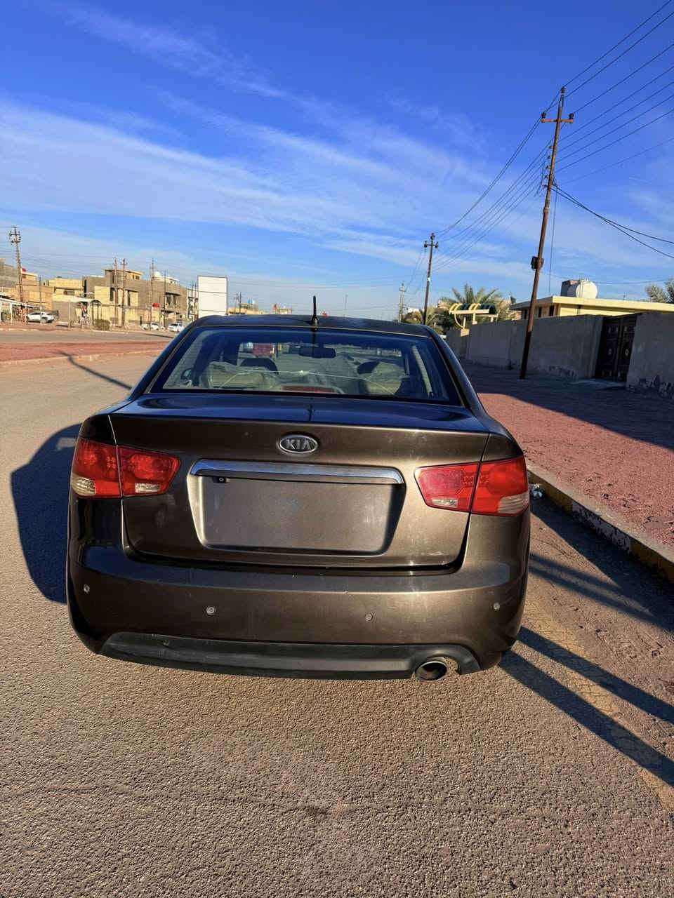 للبيع …
سيراتو 2012 رقم بغداد 
فول مواصفات 1/1 

بصمه تشغيل و ابواب ، فتحة ،كشنات جلد، تحكمات ستيرن ،كير اوتو +عادي ،حساسات خلفية وبعد بيها هواي مواصفات 

الرقم :***********
السعر :110
