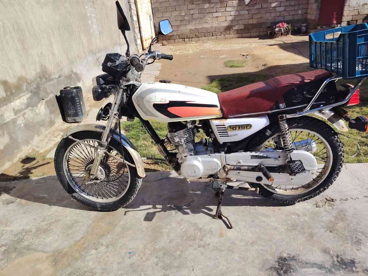 السلام عليكم تايكر موديل 21 دراجه
نضيفه خير من الله بس بيهة لاستيك ولف غيره ماكو الدراجه متفشل أبد السعر 350 وبيهة مجال حك الجيه 
***********
