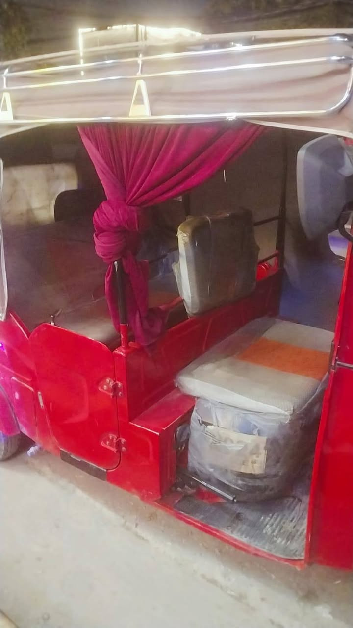 سلام عليكم تكتك للبيع 2019رقم وسنويه  فقط دوس مكاني كربلاء قرب الدره هزه جديده 
شراي يتصل ***********
