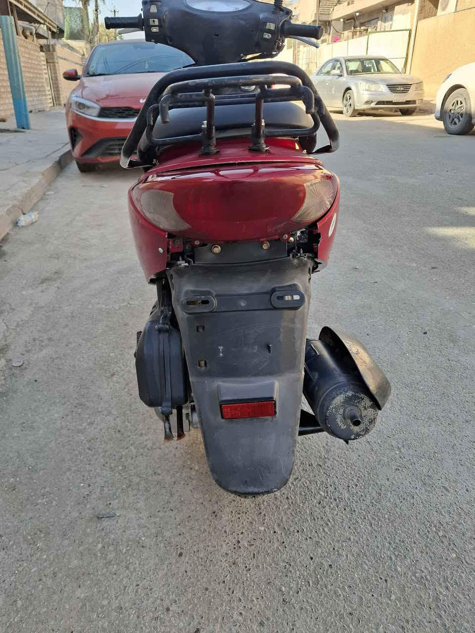 للبيع#
دراجه بريز نوزل كوري سرعه 140
مكفوله من محرك ودبلات وتايرات
 وكربائيات وسلف وهندر 
النقص بس الكفرات شويه تعبانه 
السعر 850 بيها مجال 
بغداد الجديده 
***********
 اتصل + وتساب
