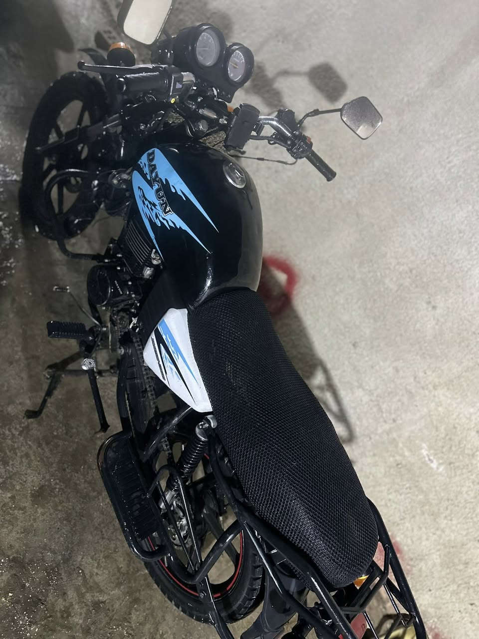 دايوان نفخ جبلي موديل 2023 للبيع مابيهة اي نقص كاملة من كلشي دراجه مشتغله قليل نظافه كدامكم ((( اوراق سكنر مكفولة سرقة قانونياً وعشائرياً ))) *********** /// العنوان بغداد مشتل /// السعر مليون وبيهة مجال
