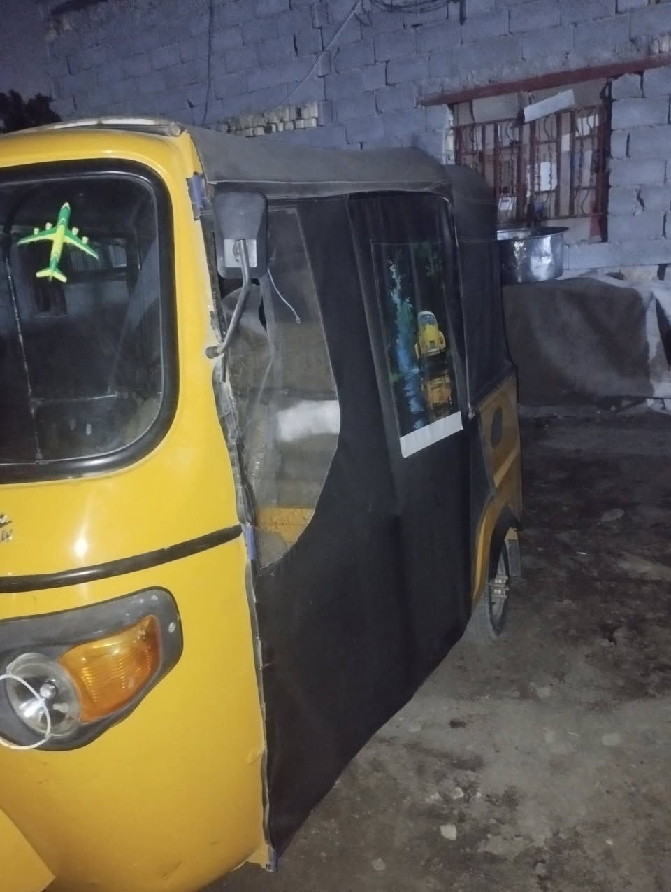 بياجو للبيع أوراق السعر ٢٥٠٠ مليونين ونص *********** السكن شط العرب تنومه
